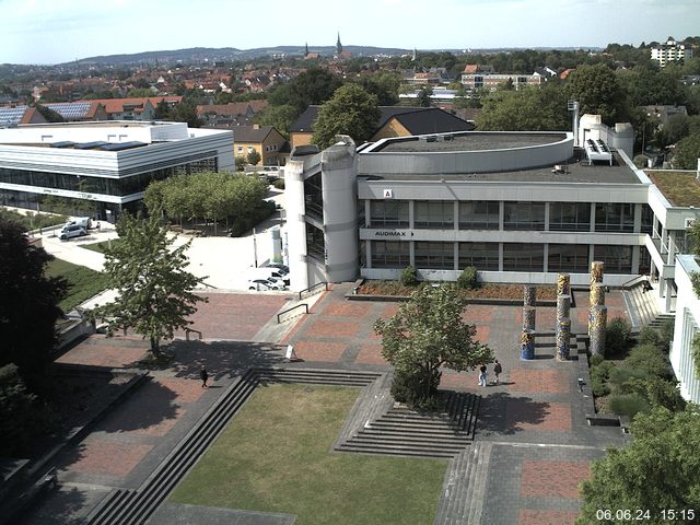 Foto der Webcam: Verwaltungsgebäude, Innenhof mit Audimax, Hörsaal-Gebäude 1