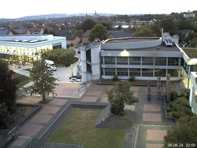 Foto der Webcam: Verwaltungsgebäude, Innenhof mit Audimax, Hörsaal-Gebäude 1