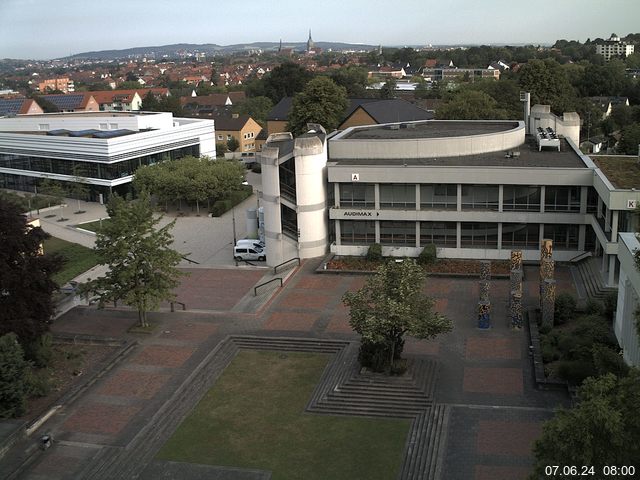 Foto der Webcam: Verwaltungsgebäude, Innenhof mit Audimax, Hörsaal-Gebäude 1