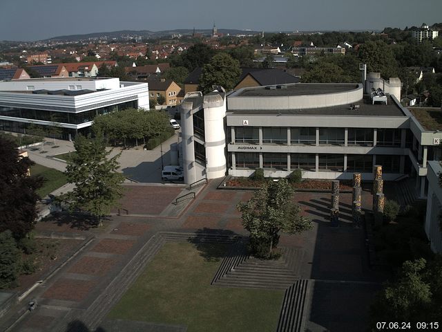 Foto der Webcam: Verwaltungsgebäude, Innenhof mit Audimax, Hörsaal-Gebäude 1