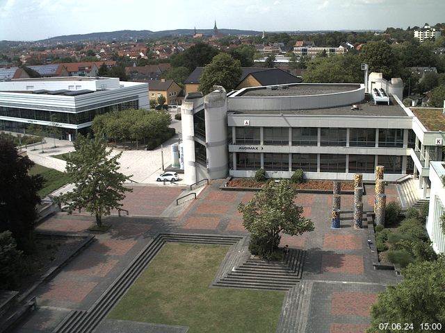 Foto der Webcam: Verwaltungsgebäude, Innenhof mit Audimax, Hörsaal-Gebäude 1