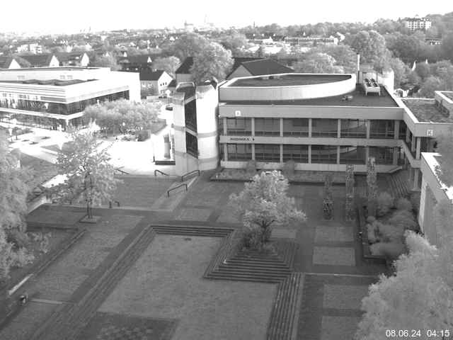 Foto der Webcam: Verwaltungsgebäude, Innenhof mit Audimax, Hörsaal-Gebäude 1