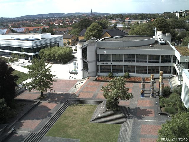 Foto der Webcam: Verwaltungsgebäude, Innenhof mit Audimax, Hörsaal-Gebäude 1