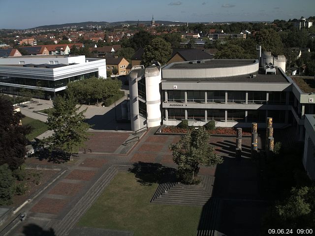 Foto der Webcam: Verwaltungsgebäude, Innenhof mit Audimax, Hörsaal-Gebäude 1