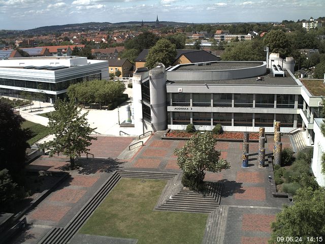 Foto der Webcam: Verwaltungsgebäude, Innenhof mit Audimax, Hörsaal-Gebäude 1