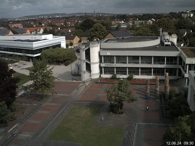 Foto der Webcam: Verwaltungsgebäude, Innenhof mit Audimax, Hörsaal-Gebäude 1