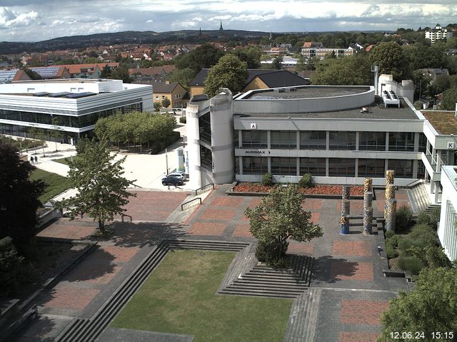 Foto der Webcam: Verwaltungsgebäude, Innenhof mit Audimax, Hörsaal-Gebäude 1