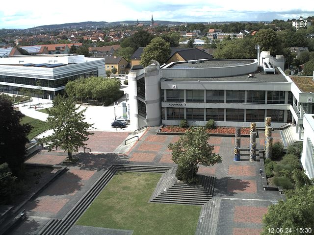 Foto der Webcam: Verwaltungsgebäude, Innenhof mit Audimax, Hörsaal-Gebäude 1