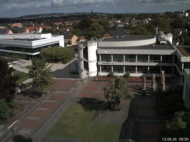 Foto der Webcam: Verwaltungsgebäude, Innenhof mit Audimax, Hörsaal-Gebäude 1