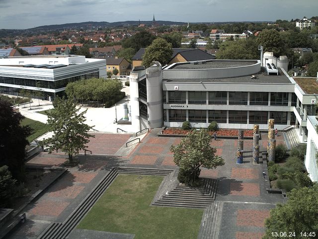 Foto der Webcam: Verwaltungsgebäude, Innenhof mit Audimax, Hörsaal-Gebäude 1