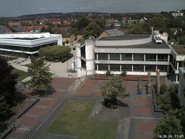 Foto der Webcam: Verwaltungsgebäude, Innenhof mit Audimax, Hörsaal-Gebäude 1