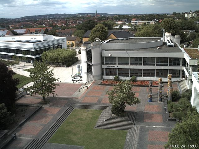 Foto der Webcam: Verwaltungsgebäude, Innenhof mit Audimax, Hörsaal-Gebäude 1