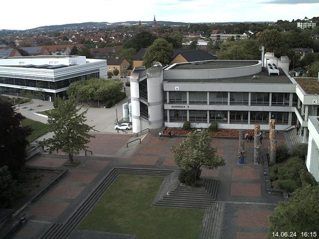 Foto der Webcam: Verwaltungsgebäude, Innenhof mit Audimax, Hörsaal-Gebäude 1