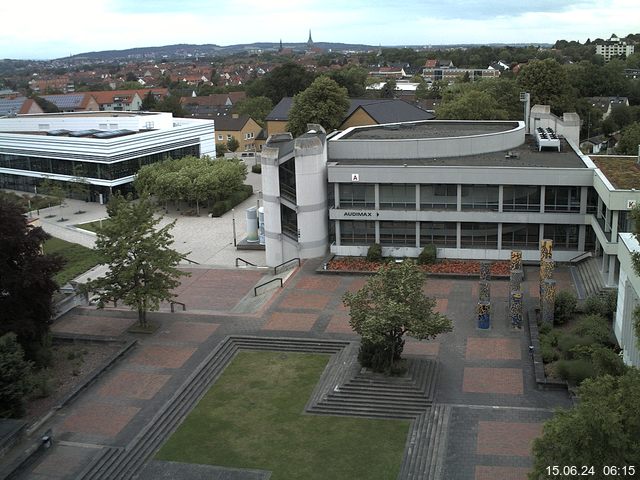 Foto der Webcam: Verwaltungsgebäude, Innenhof mit Audimax, Hörsaal-Gebäude 1