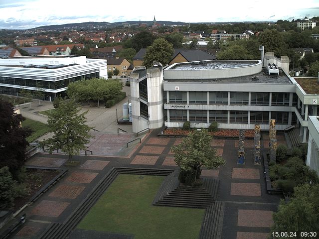 Foto der Webcam: Verwaltungsgebäude, Innenhof mit Audimax, Hörsaal-Gebäude 1