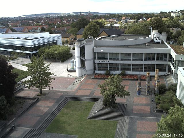 Foto der Webcam: Verwaltungsgebäude, Innenhof mit Audimax, Hörsaal-Gebäude 1