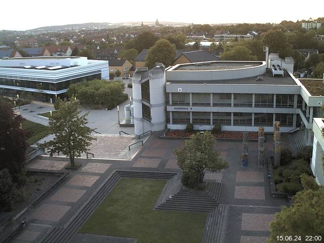 Foto der Webcam: Verwaltungsgebäude, Innenhof mit Audimax, Hörsaal-Gebäude 1