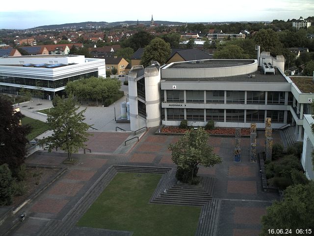 Foto der Webcam: Verwaltungsgebäude, Innenhof mit Audimax, Hörsaal-Gebäude 1