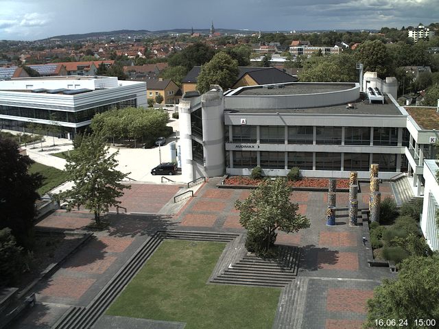 Foto der Webcam: Verwaltungsgebäude, Innenhof mit Audimax, Hörsaal-Gebäude 1