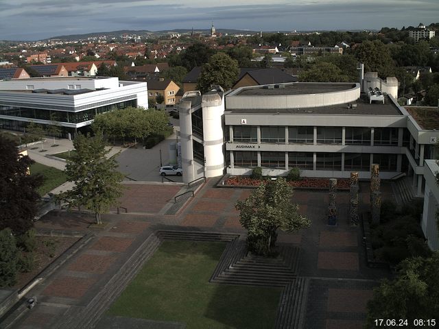 Foto der Webcam: Verwaltungsgebäude, Innenhof mit Audimax, Hörsaal-Gebäude 1