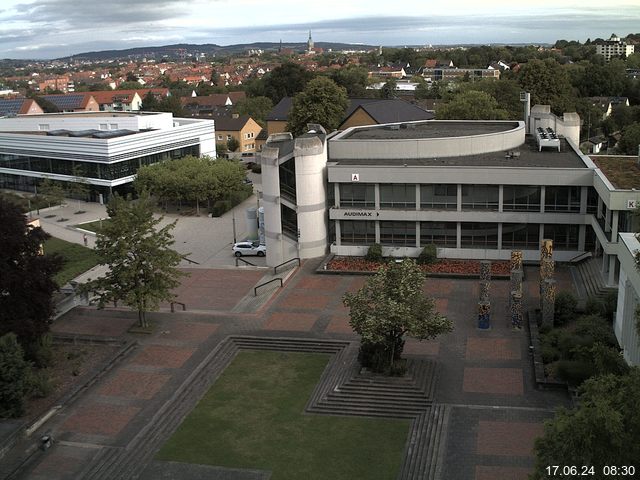 Foto der Webcam: Verwaltungsgebäude, Innenhof mit Audimax, Hörsaal-Gebäude 1