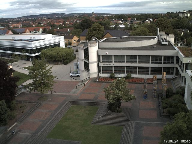 Foto der Webcam: Verwaltungsgebäude, Innenhof mit Audimax, Hörsaal-Gebäude 1