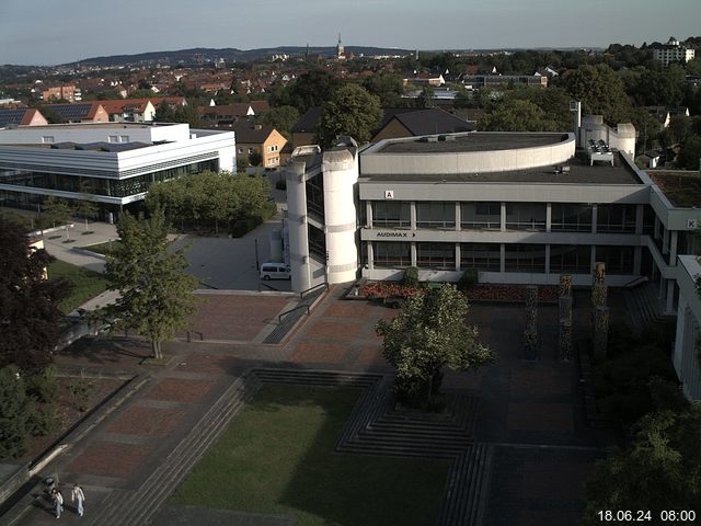 Foto der Webcam: Verwaltungsgebäude, Innenhof mit Audimax, Hörsaal-Gebäude 1