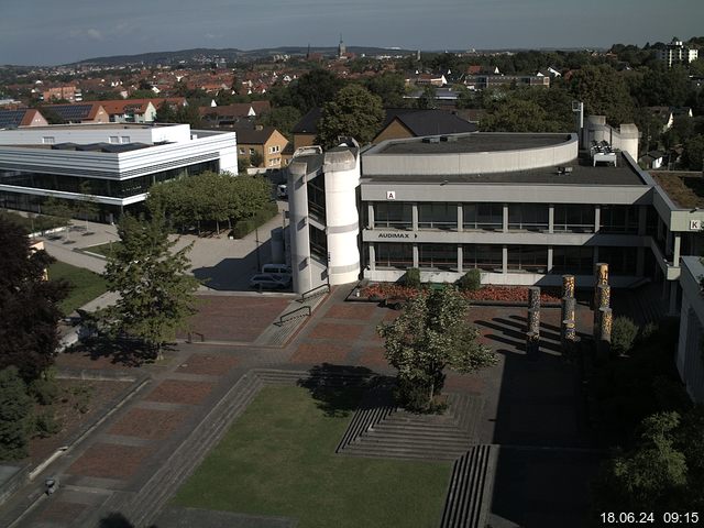 Foto der Webcam: Verwaltungsgebäude, Innenhof mit Audimax, Hörsaal-Gebäude 1