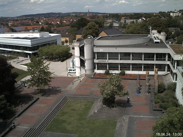 Foto der Webcam: Verwaltungsgebäude, Innenhof mit Audimax, Hörsaal-Gebäude 1