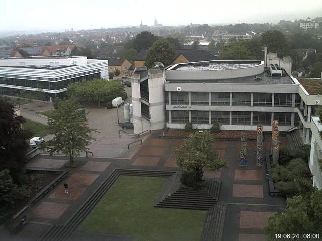 Foto der Webcam: Verwaltungsgebäude, Innenhof mit Audimax, Hörsaal-Gebäude 1