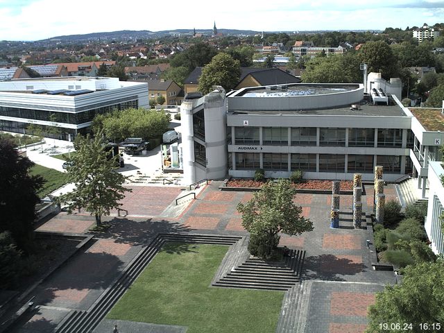 Foto der Webcam: Verwaltungsgebäude, Innenhof mit Audimax, Hörsaal-Gebäude 1