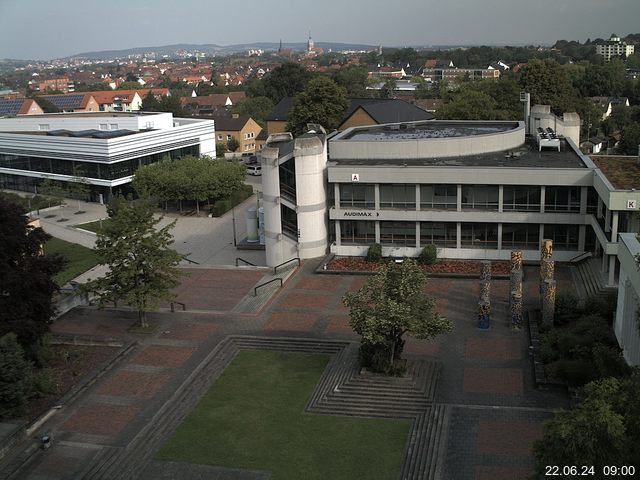 Foto der Webcam: Verwaltungsgebäude, Innenhof mit Audimax, Hörsaal-Gebäude 1