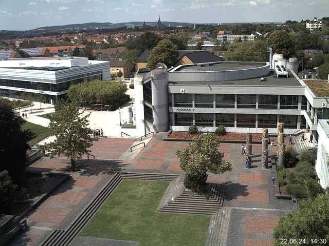 Foto der Webcam: Verwaltungsgebäude, Innenhof mit Audimax, Hörsaal-Gebäude 1