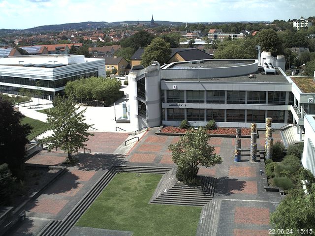 Foto der Webcam: Verwaltungsgebäude, Innenhof mit Audimax, Hörsaal-Gebäude 1