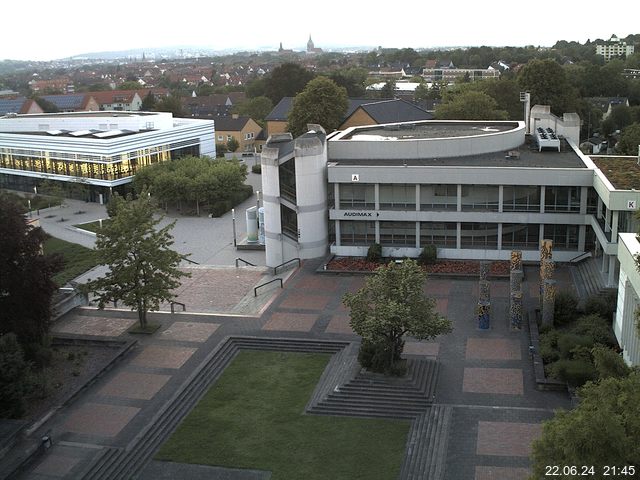 Foto der Webcam: Verwaltungsgebäude, Innenhof mit Audimax, Hörsaal-Gebäude 1