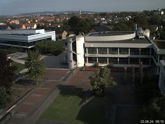 Foto der Webcam: Verwaltungsgebäude, Innenhof mit Audimax, Hörsaal-Gebäude 1