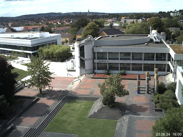 Foto der Webcam: Verwaltungsgebäude, Innenhof mit Audimax, Hörsaal-Gebäude 1