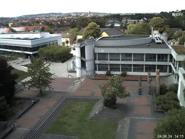 Foto der Webcam: Verwaltungsgebäude, Innenhof mit Audimax, Hörsaal-Gebäude 1