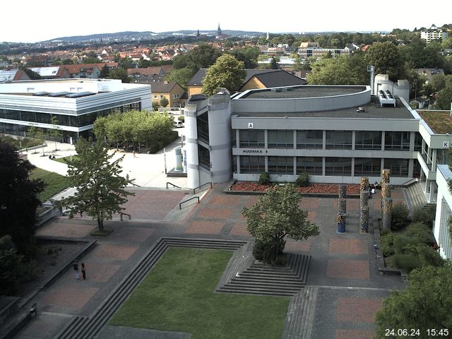 Foto der Webcam: Verwaltungsgebäude, Innenhof mit Audimax, Hörsaal-Gebäude 1