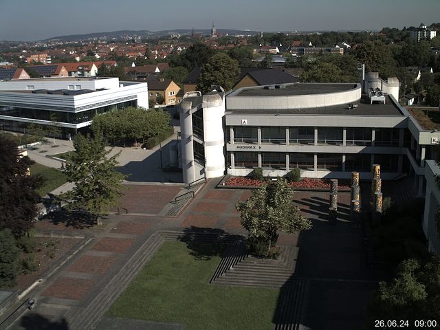 Foto der Webcam: Verwaltungsgebäude, Innenhof mit Audimax, Hörsaal-Gebäude 1