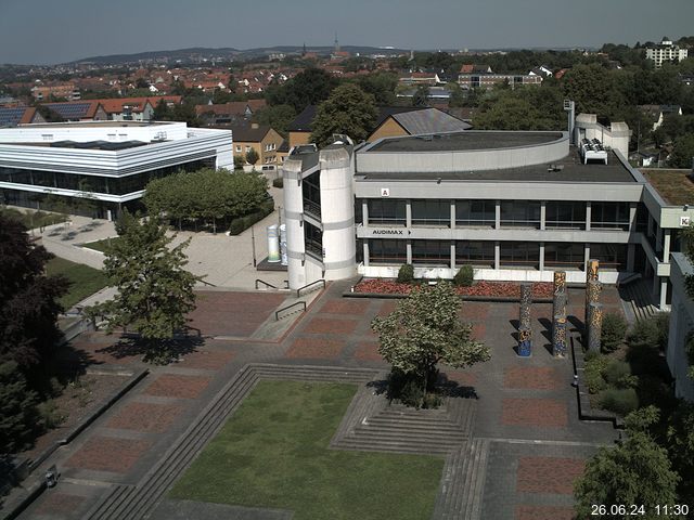 Foto der Webcam: Verwaltungsgebäude, Innenhof mit Audimax, Hörsaal-Gebäude 1