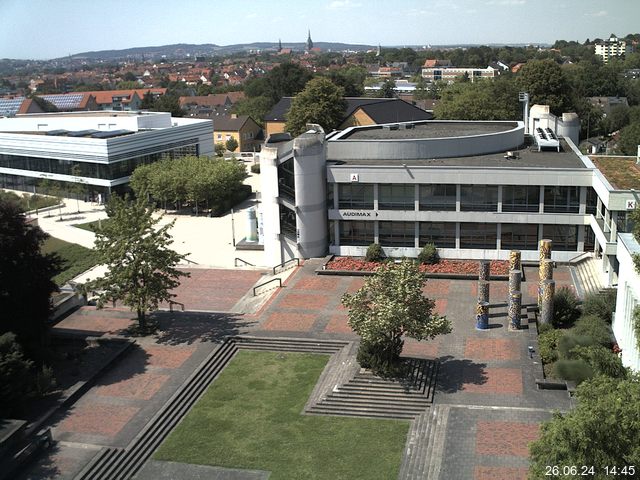 Foto der Webcam: Verwaltungsgebäude, Innenhof mit Audimax, Hörsaal-Gebäude 1