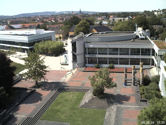 Foto der Webcam: Verwaltungsgebäude, Innenhof mit Audimax, Hörsaal-Gebäude 1