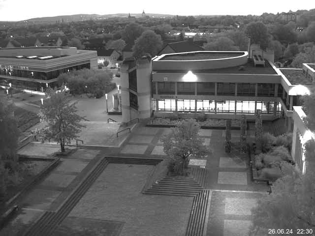 Foto der Webcam: Verwaltungsgebäude, Innenhof mit Audimax, Hörsaal-Gebäude 1