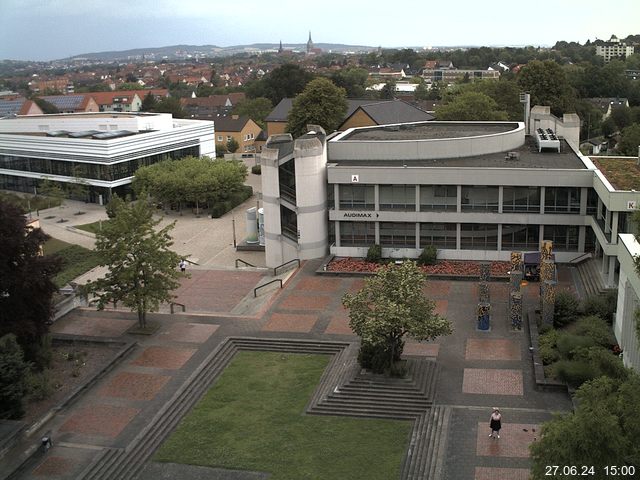 Foto der Webcam: Verwaltungsgebäude, Innenhof mit Audimax, Hörsaal-Gebäude 1