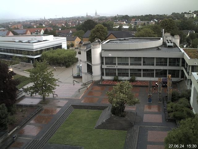 Foto der Webcam: Verwaltungsgebäude, Innenhof mit Audimax, Hörsaal-Gebäude 1