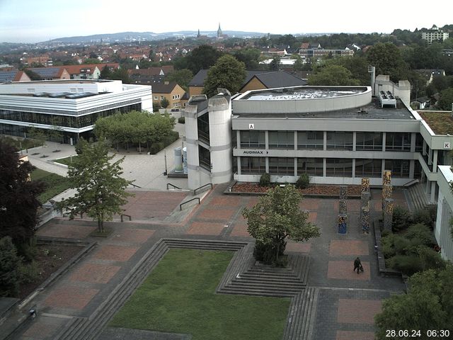 Foto der Webcam: Verwaltungsgebäude, Innenhof mit Audimax, Hörsaal-Gebäude 1