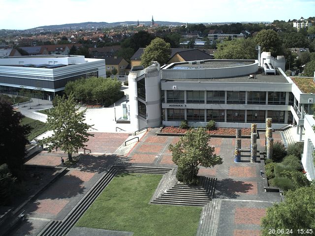 Foto der Webcam: Verwaltungsgebäude, Innenhof mit Audimax, Hörsaal-Gebäude 1