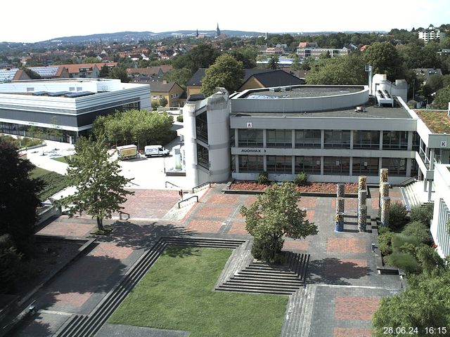 Foto der Webcam: Verwaltungsgebäude, Innenhof mit Audimax, Hörsaal-Gebäude 1