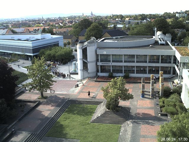 Foto der Webcam: Verwaltungsgebäude, Innenhof mit Audimax, Hörsaal-Gebäude 1